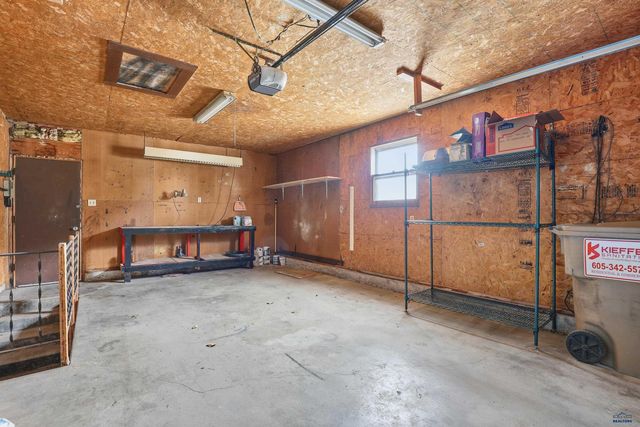 201 HUMMINGBIRD CIR, Box Elder, SD 57719