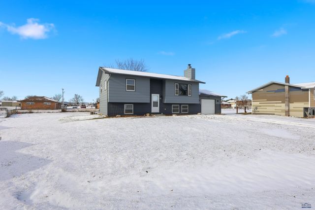 201 HUMMINGBIRD CIR, Box Elder, SD 57719