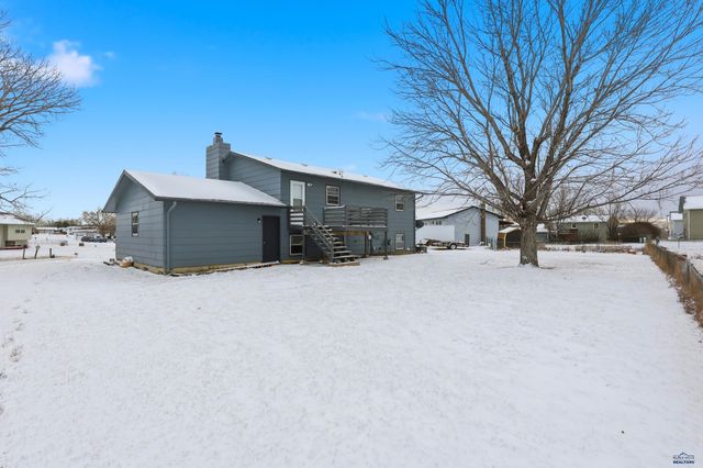 201 HUMMINGBIRD CIR, Box Elder, SD 57719