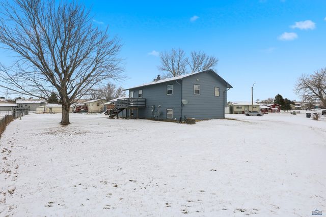 201 HUMMINGBIRD CIR, Box Elder, SD 57719