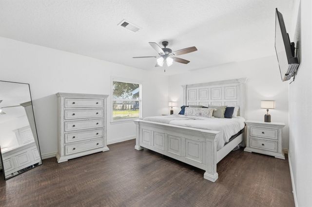 611 Reidland Road, Crosby, TX 77532