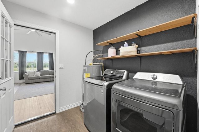 611 Reidland Road, Crosby, TX 77532