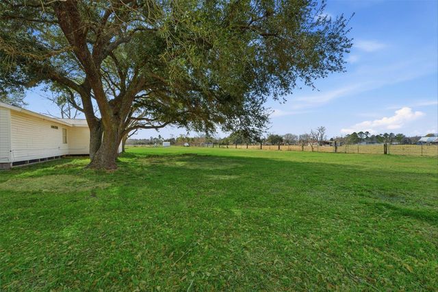 611 Reidland Road, Crosby, TX 77532