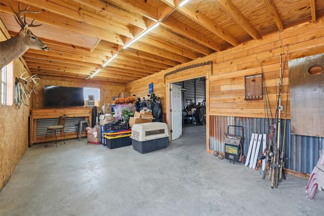 611 Reidland Road, Crosby, TX 77532