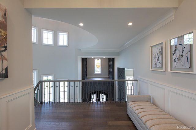 556 Barrington Court, Bloomfield Charter Township, MI 48304
