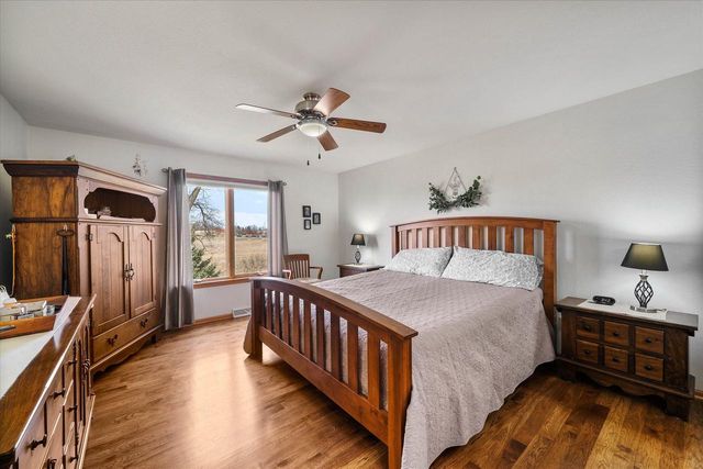 1054 Stillwater LANE, Hartford, WI 53027