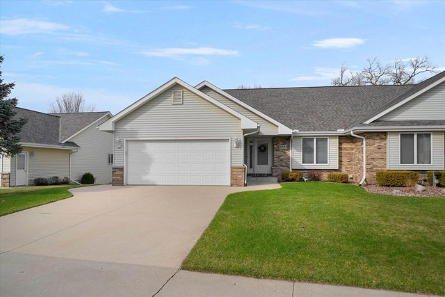 1054 Stillwater LANE, Hartford, WI 53027