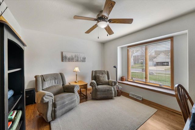 1054 Stillwater LANE, Hartford, WI 53027
