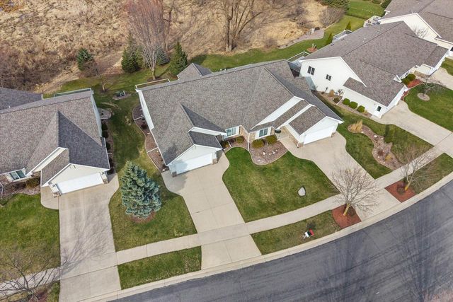 1054 Stillwater LANE, Hartford, WI 53027