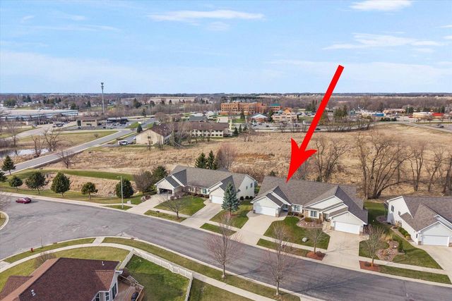 1054 Stillwater LANE, Hartford, WI 53027