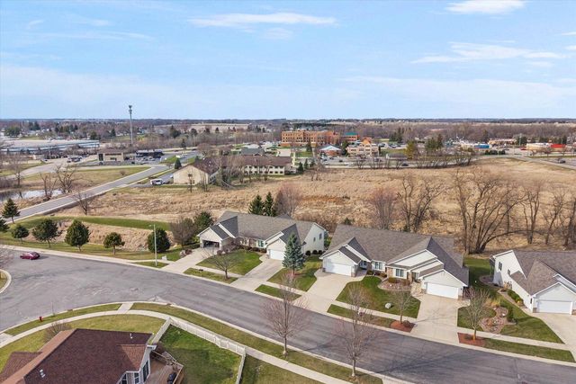 1054 Stillwater LANE, Hartford, WI 53027