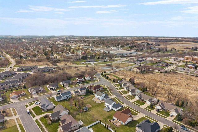 1054 Stillwater LANE, Hartford, WI 53027