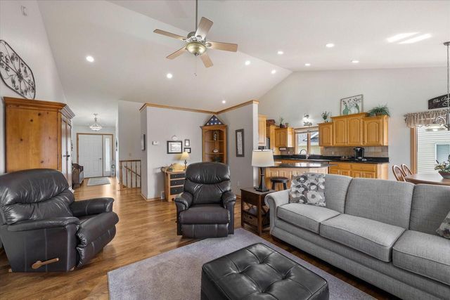 1054 Stillwater LANE, Hartford, WI 53027