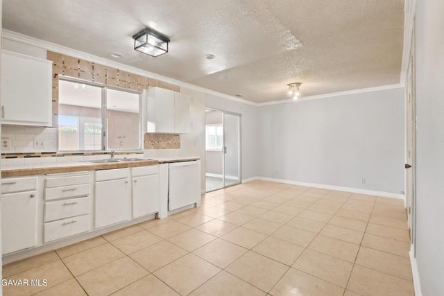 4849 Katrina Place, Palmdale, CA 93552