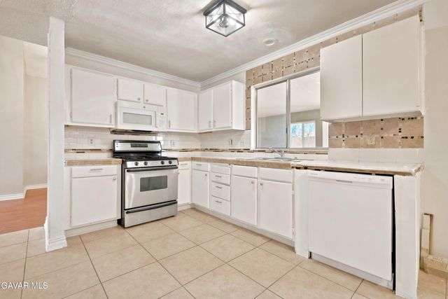 4849 Katrina Place, Palmdale, CA 93552