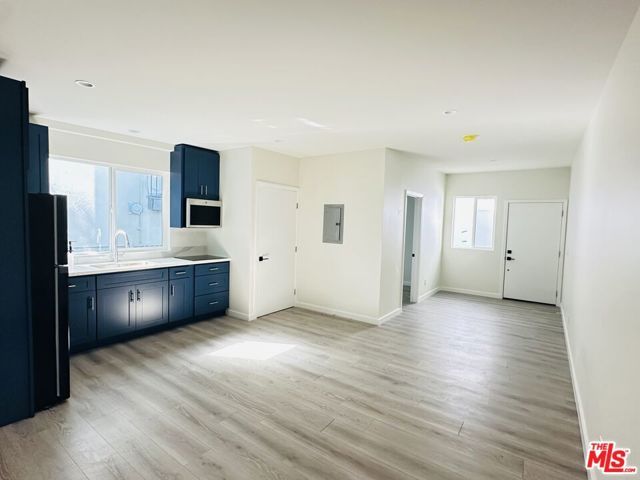 6224 De Longpre Avenue, Los Angeles, CA 90028