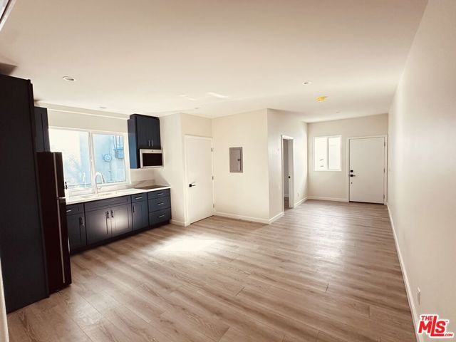 6224 De Longpre Avenue, Los Angeles, CA 90028