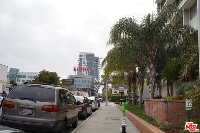 6224 De Longpre Avenue, Los Angeles, CA 90028