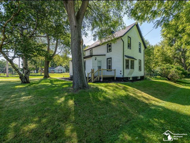 1461 W Temperance Road, Temperance, MI 48182