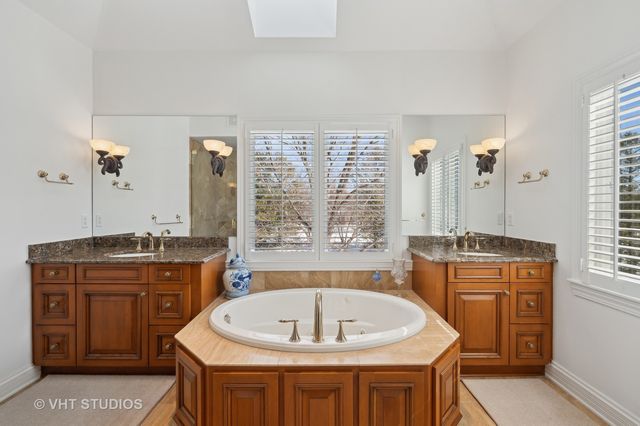 860 Gage Lane, Lake Forest, IL 60045