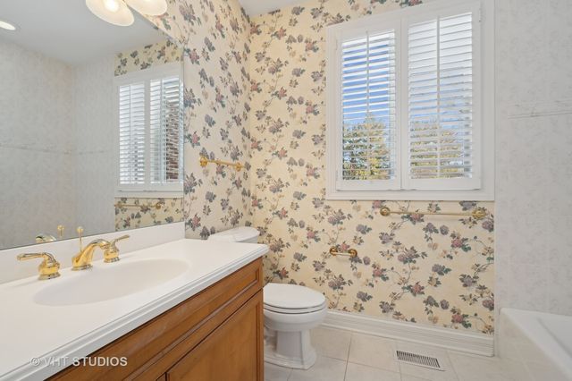 860 Gage Lane, Lake Forest, IL 60045