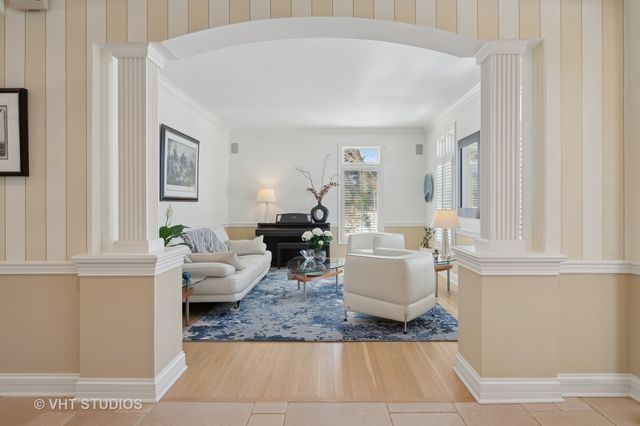 860 Gage Lane, Lake Forest, IL 60045