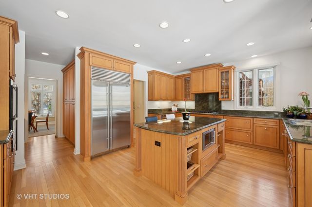 860 Gage Lane, Lake Forest, IL 60045