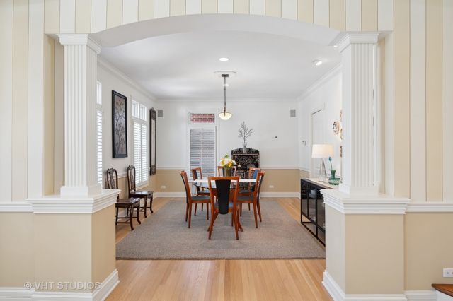 860 Gage Lane, Lake Forest, IL 60045