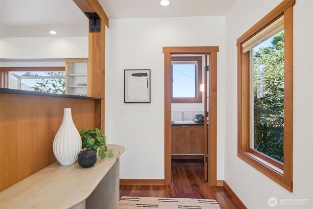 4008 31st Avenue S, Seattle, WA 98108