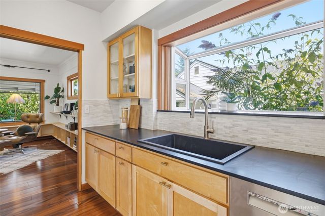 4008 31st Avenue S, Seattle, WA 98108