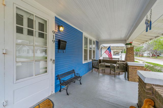 919 N Rutan St, Wichita, KS 67208