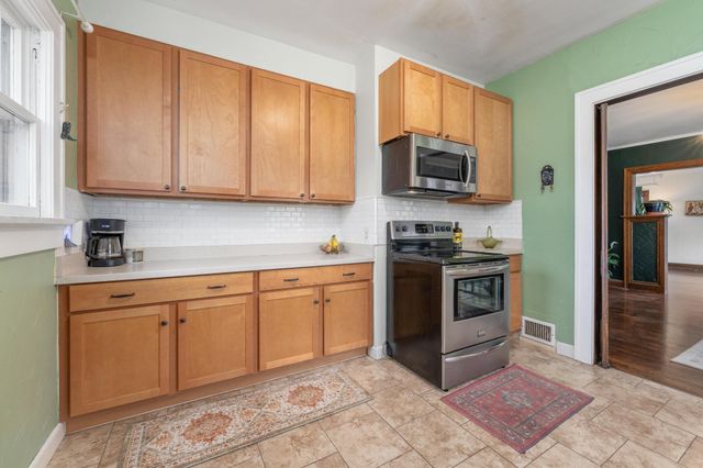 919 N Rutan St, Wichita, KS 67208