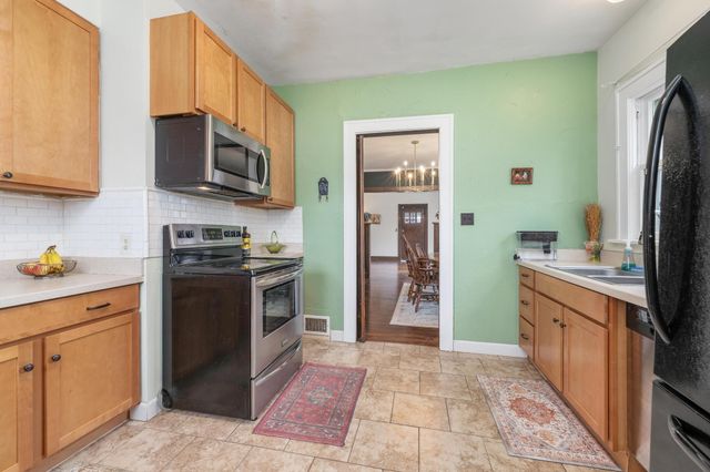 919 N Rutan St, Wichita, KS 67208