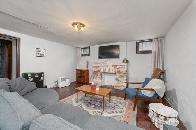 919 N Rutan St, Wichita, KS 67208