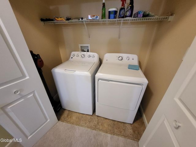 303 Avalon Place 303, Cohoes, NY 12047