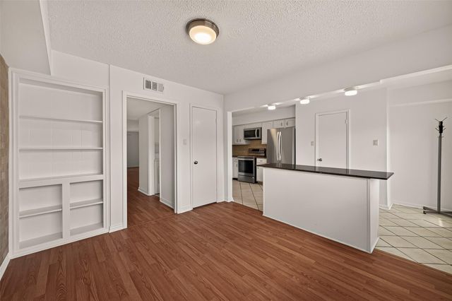 527 N Post Oak Lane 527, Houston, TX 77024