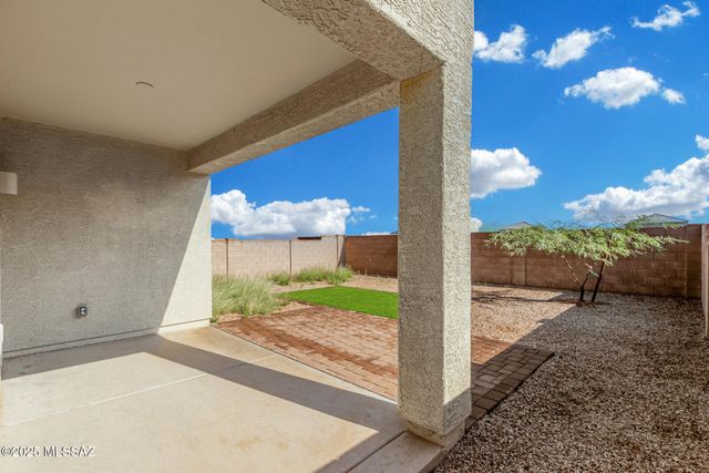 7831 S Walnutview Drive, Tucson, AZ 85757