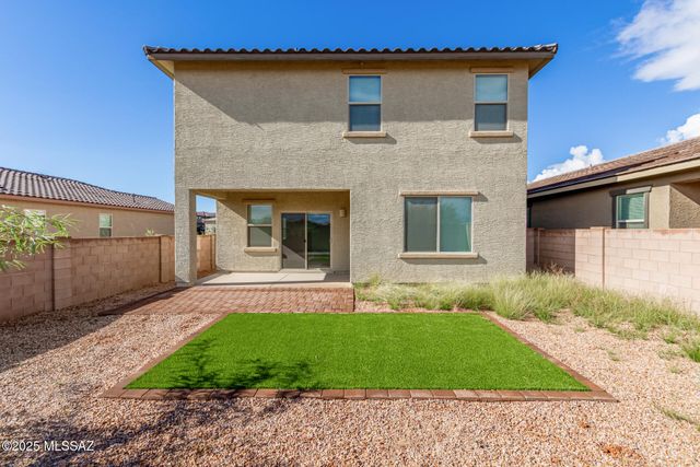 7831 S Walnutview Drive, Tucson, AZ 85757