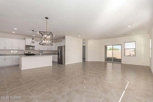7831 S Walnutview Drive, Tucson, AZ 85757