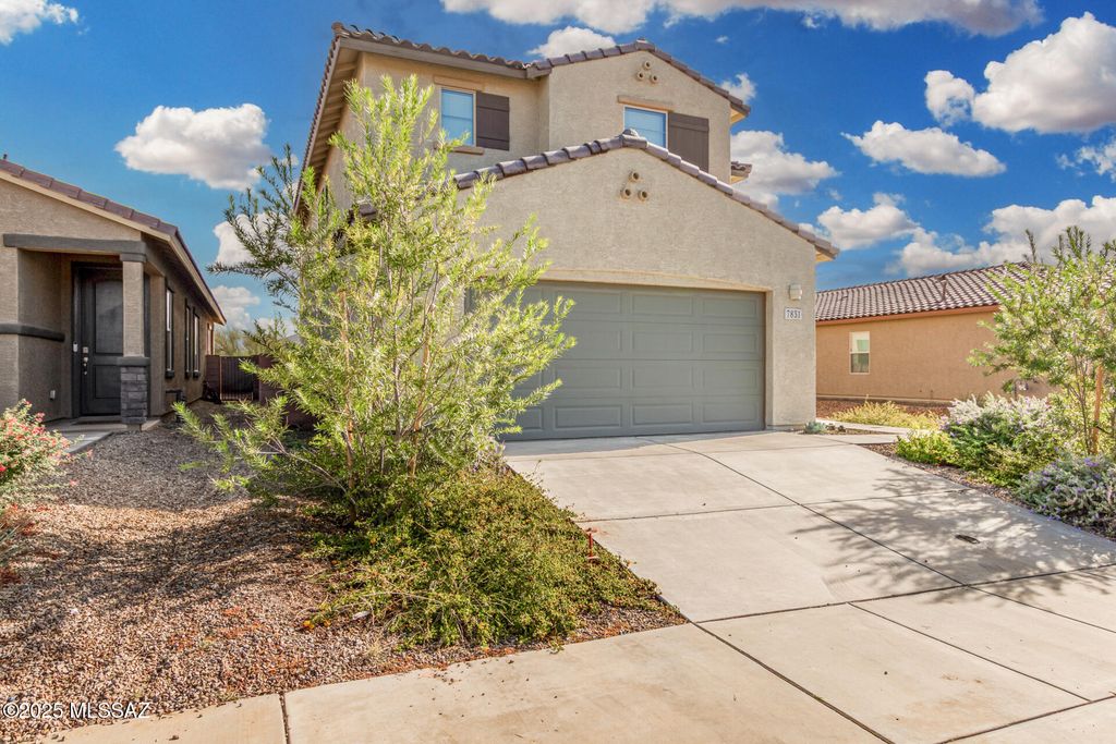 7831 S Walnutview Drive, Tucson, AZ 85757