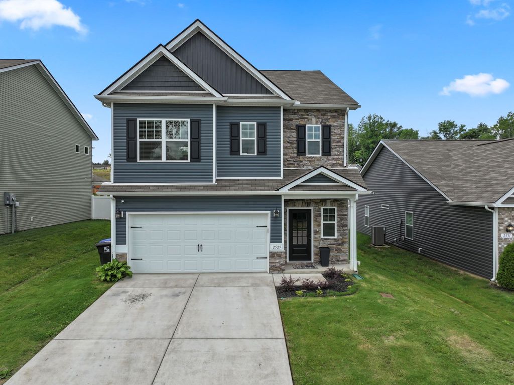 2529 Precast Dr, Columbia, TN 38401
