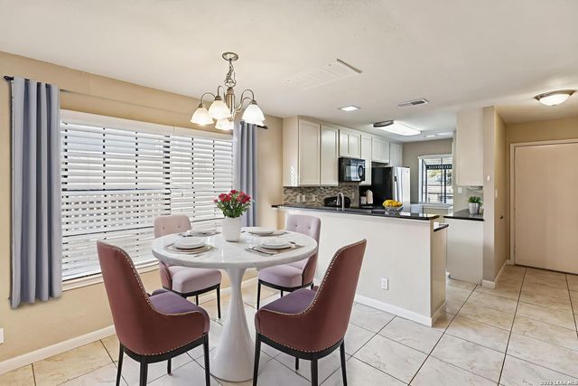 11815 Vance Jackson Rd Apt 704, San Antonio, TX 78230