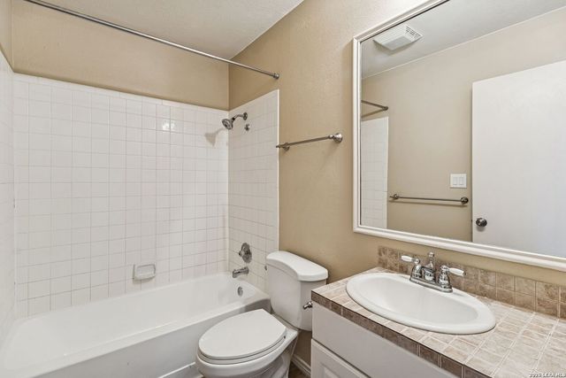 11815 Vance Jackson Rd Apt 704, San Antonio, TX 78230