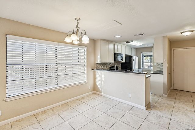 11815 Vance Jackson Rd Apt 704, San Antonio, TX 78230