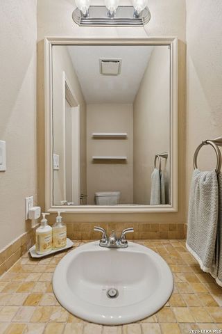 11815 Vance Jackson Rd Apt 704, San Antonio, TX 78230