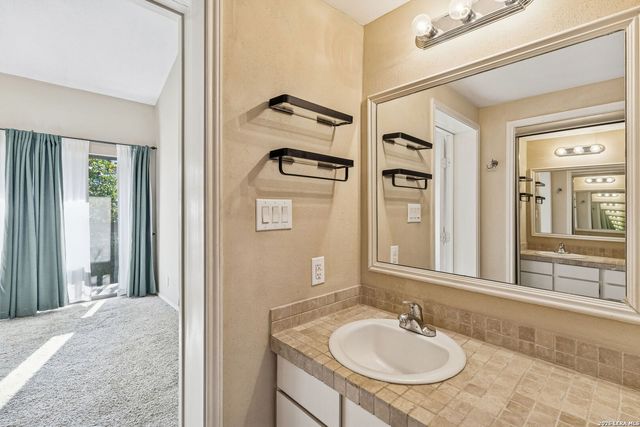 11815 Vance Jackson Rd Apt 704, San Antonio, TX 78230