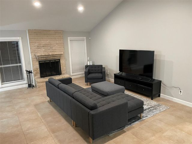 16007 Mill Point Drive, Houston, TX 77059