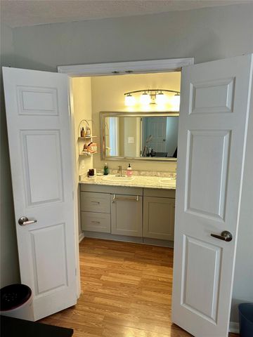 16007 Mill Point Drive, Houston, TX 77059