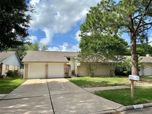16007 Mill Point Drive, Houston, TX 77059