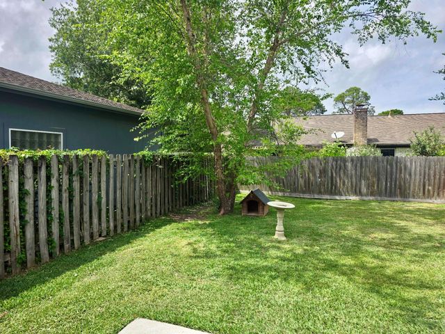 16007 Mill Point Drive, Houston, TX 77059